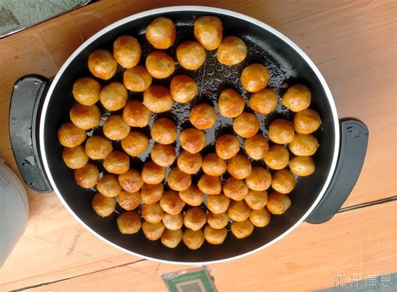 临街小门市,《门口可以长期摆摊》