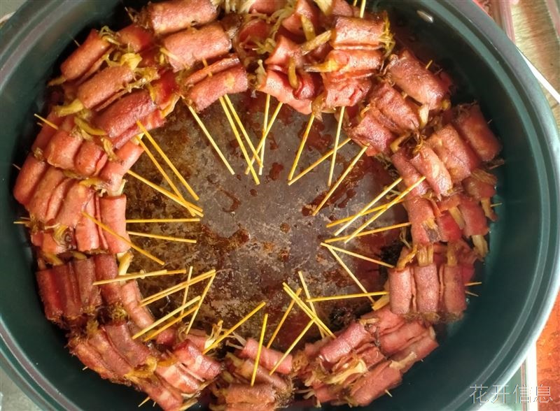 临街小门市,《门口可以长期摆摊》