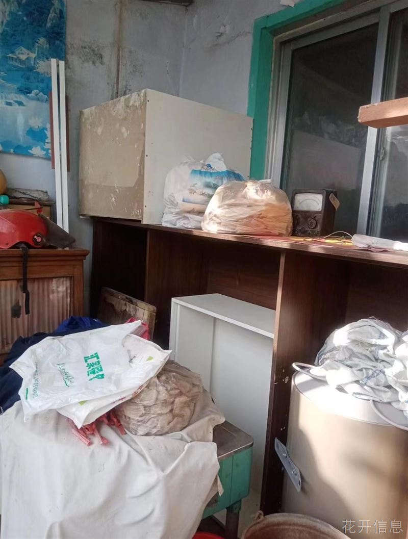 出一个一米八的和床垫；一米五的床和床垫